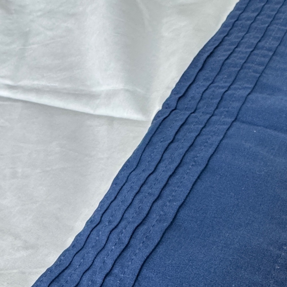 Crown & Ivy White w/Navy Ribbon Trim Bedskirt Queen/King size. Adjustable